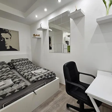 Appartamento Smart In The Heart Of *